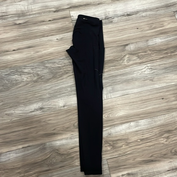 Lululemon black Leggings with pockets! - Picture 2 of 6